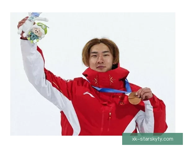 冬奥苏翊鸣夺首金争议与泪水一幕 冬奥苏翊鸣夺首金争议与泪水一幕